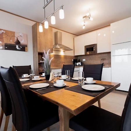 Beachfront Reiterer Villa V2 With Seaview 30 Meters From The Beach - Crowonder Luxury Rent Privlaka  Zewnętrze zdjęcie