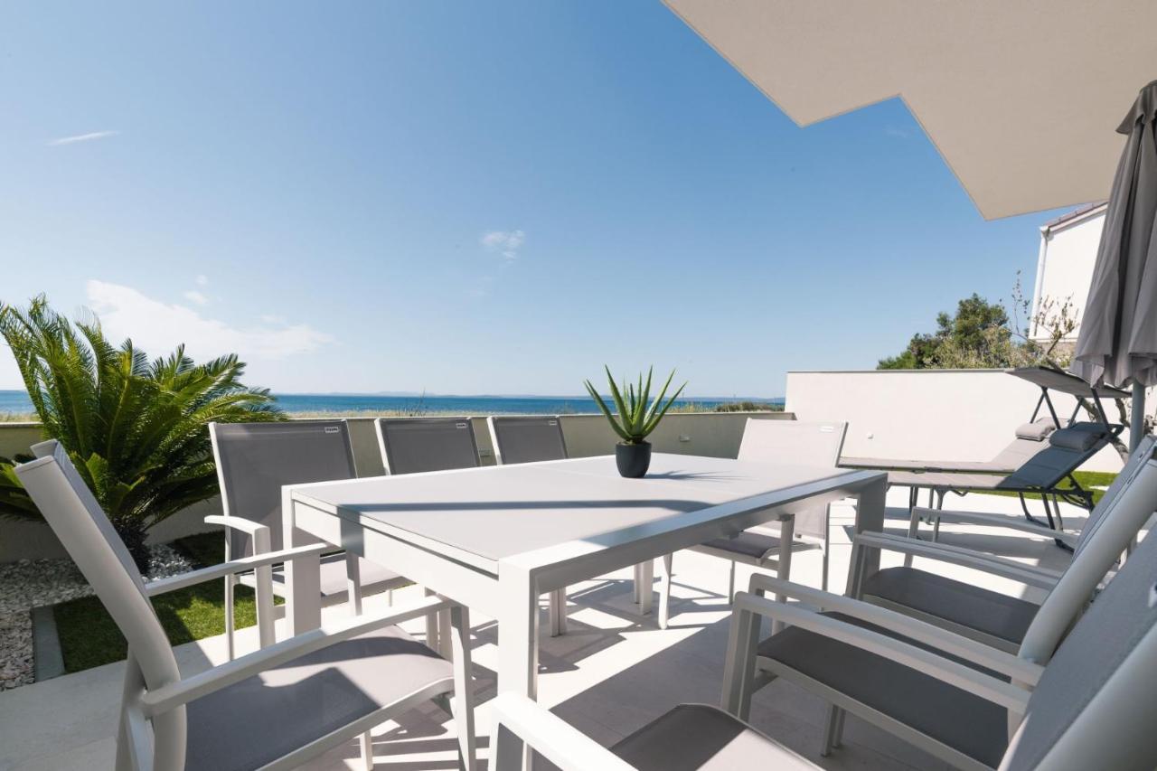 Beachfront Reiterer Villa V2 With Seaview 30 Meters From The Beach - Crowonder Luxury Rent Privlaka  Zewnętrze zdjęcie