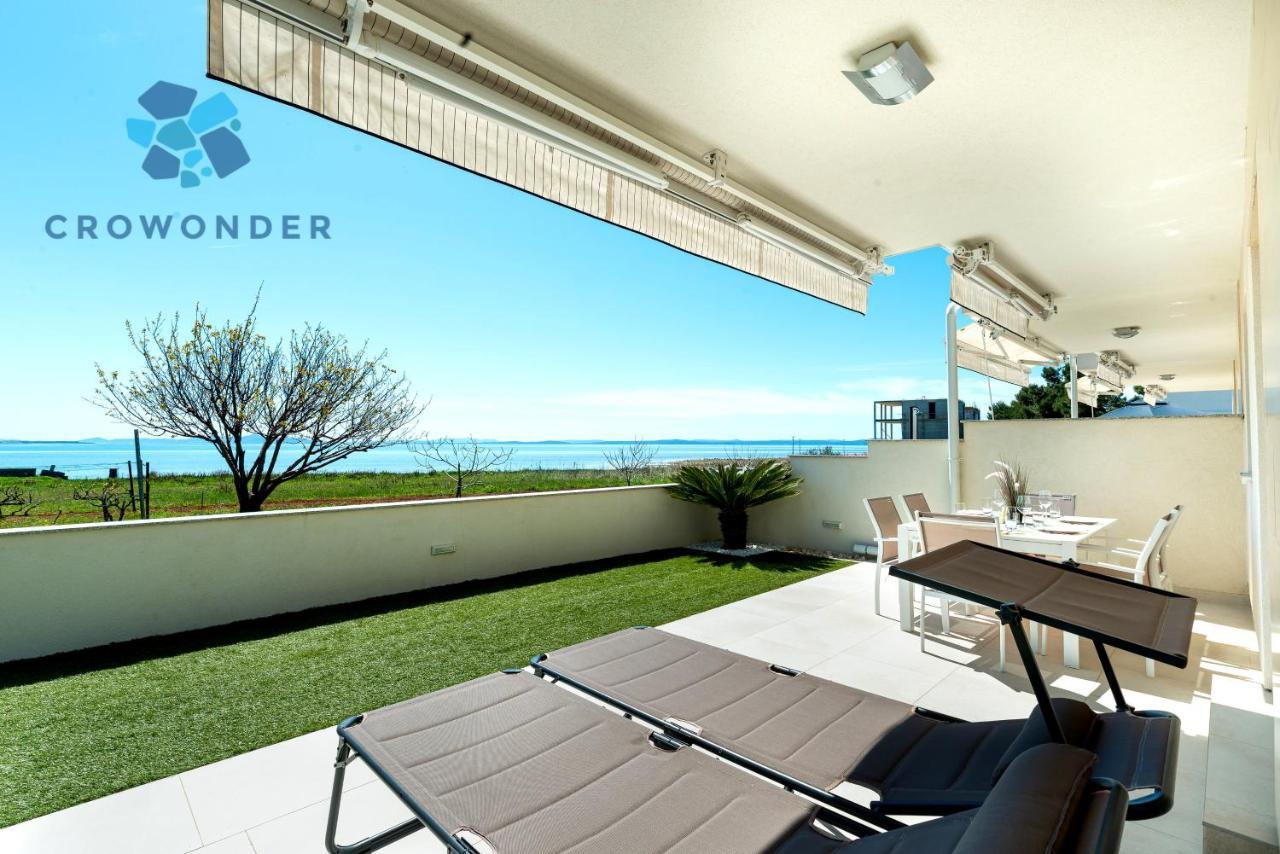 Beachfront Reiterer Villa V2 With Seaview 30 Meters From The Beach - Crowonder Luxury Rent Privlaka  Zewnętrze zdjęcie