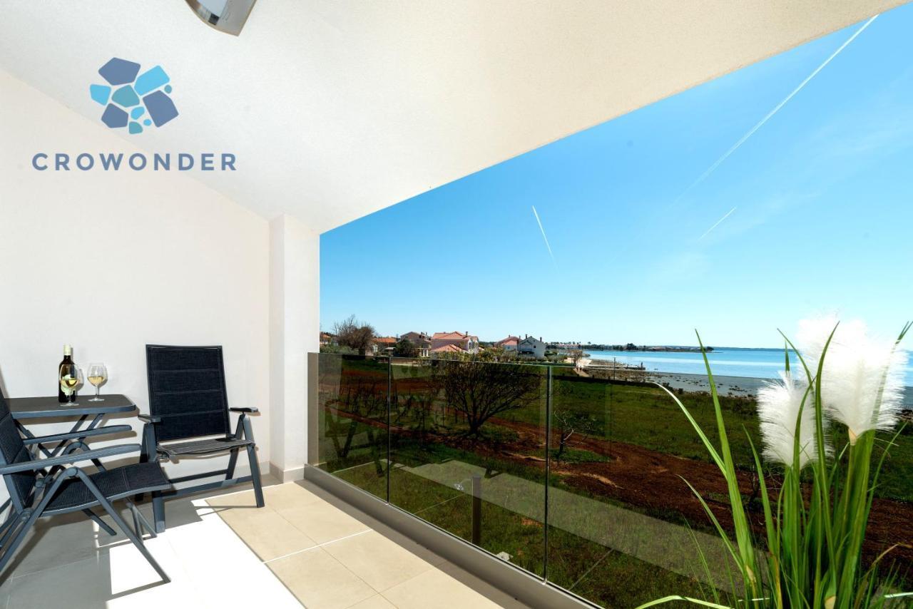 Beachfront Reiterer Villa V2 With Seaview 30 Meters From The Beach - Crowonder Luxury Rent Privlaka  Zewnętrze zdjęcie