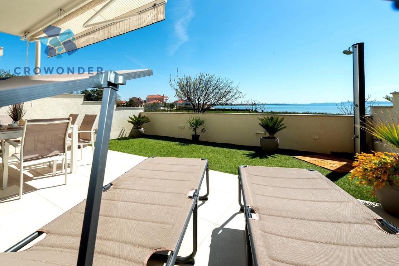 Beachfront Reiterer Villa V2 With Seaview 30 Meters From The Beach - Crowonder Luxury Rent Privlaka  Zewnętrze zdjęcie